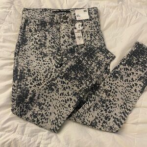 NWT Express Size 00S animal print skinny jeans
